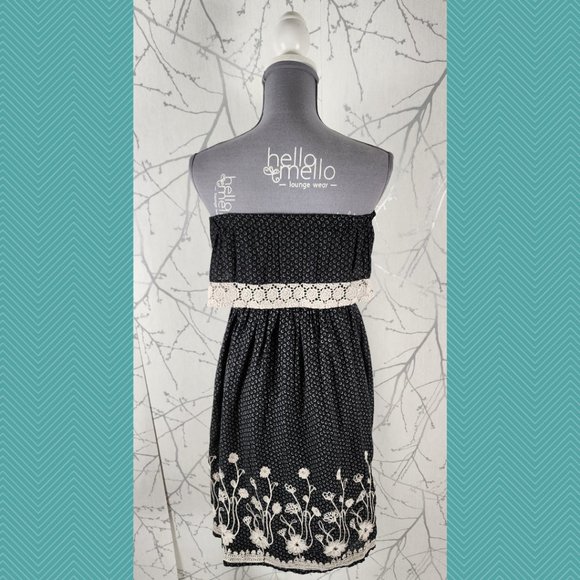 Moon Collection Black Floral Embroidered Strapless Dress - Picture 4 of 6